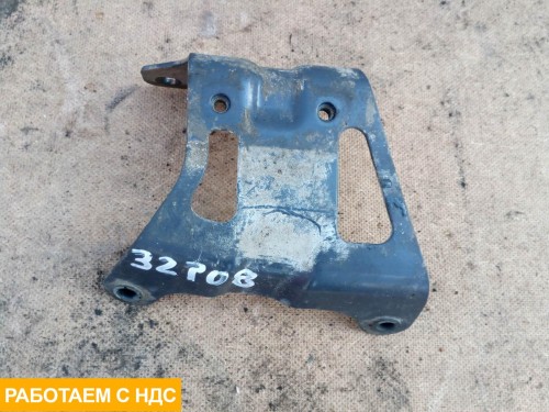 Кронштейн усилителя переднего бампера левый