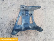 Кронштейн усилителя переднего бампера левый