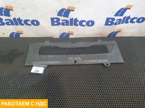 Решетка капота