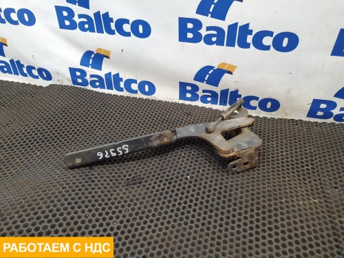 Петля решетки радиатора правая